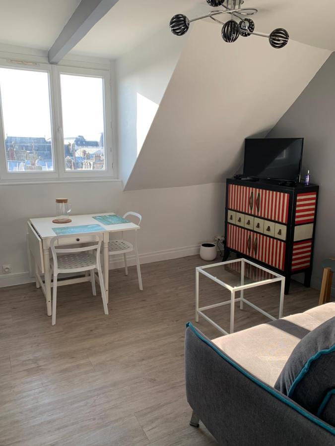 Appartement les parasols de trouville Extérieur photo