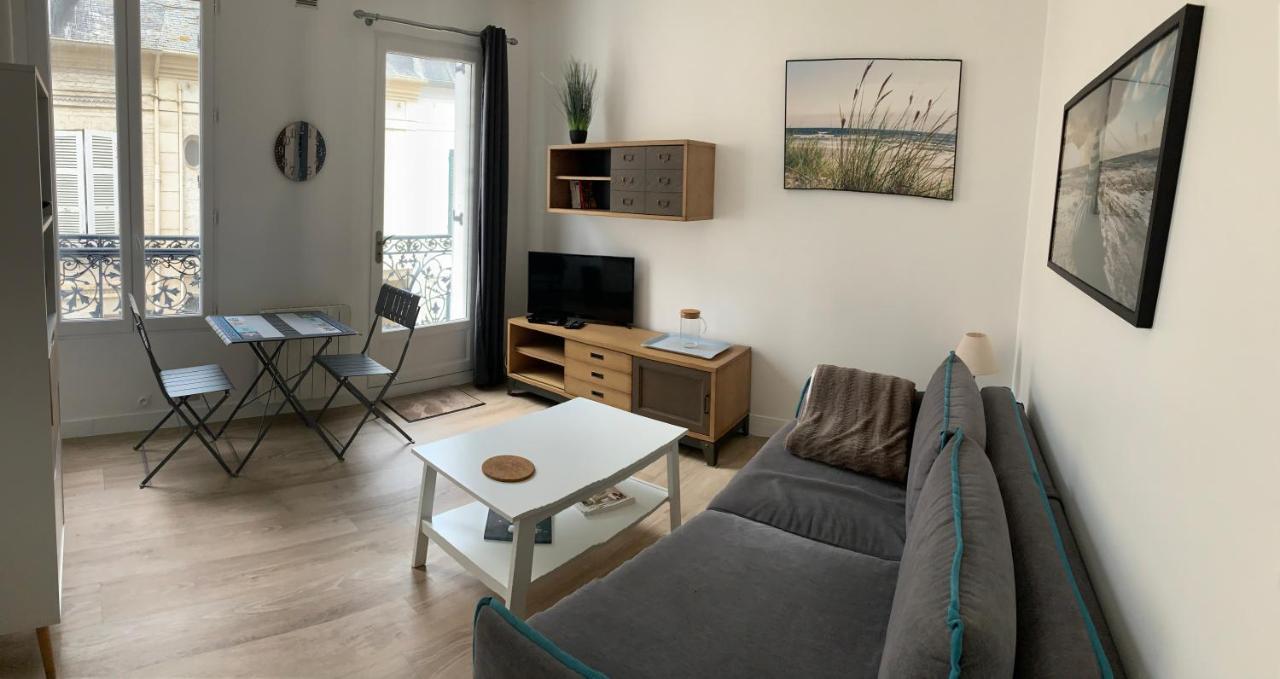 Appartement les parasols de trouville Extérieur photo