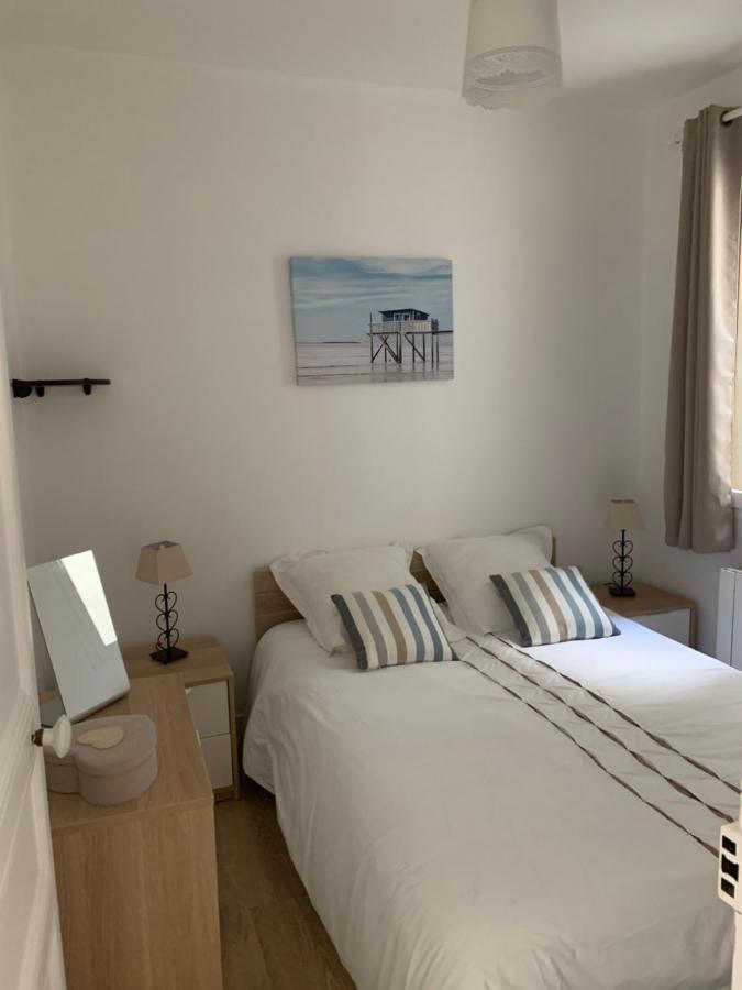 Appartement les parasols de trouville Extérieur photo